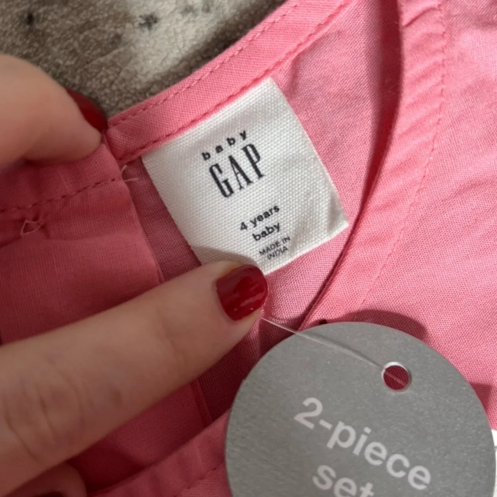 NWT GAP Coral Frost Pink Eyelet Poplin 2-Piece Outfit Size 4 Years
